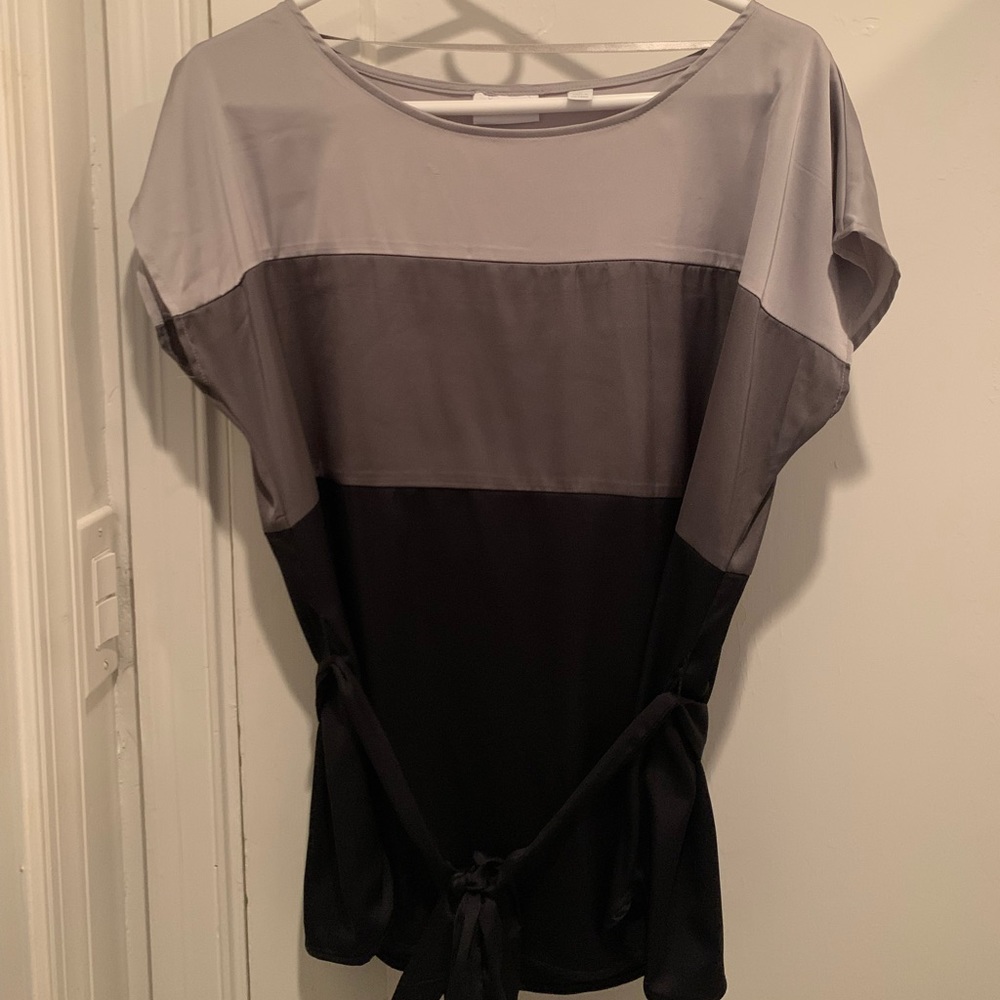 New York and Company Stretch silk like blouse